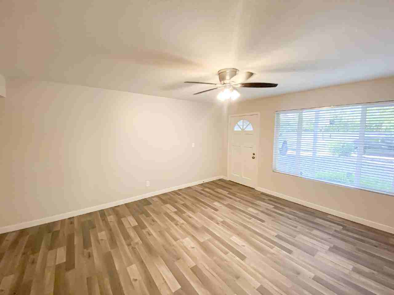 21 E Alameda Dr - Photo 3 of 29