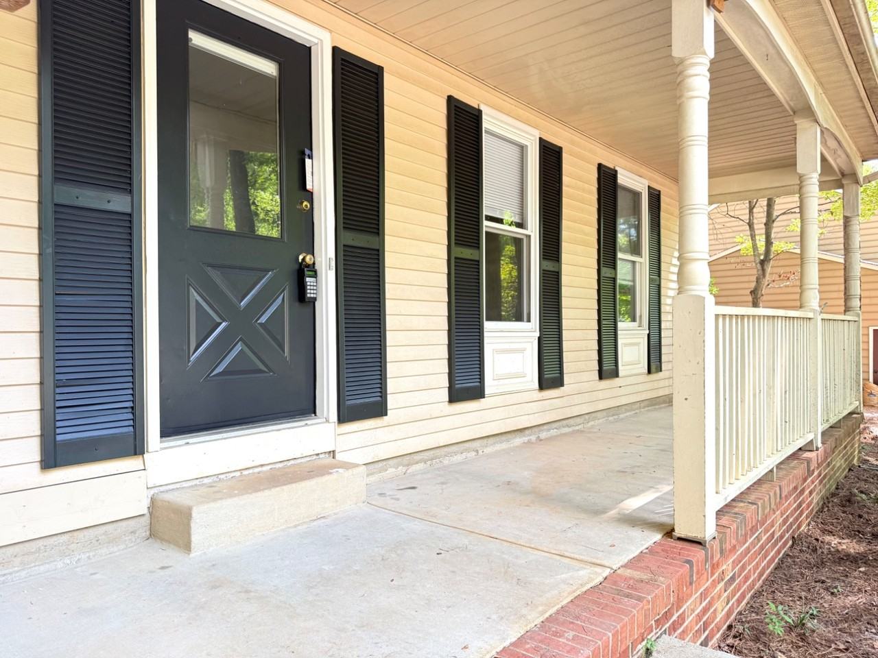 107 Hilary Pl - Photo 2 of 24