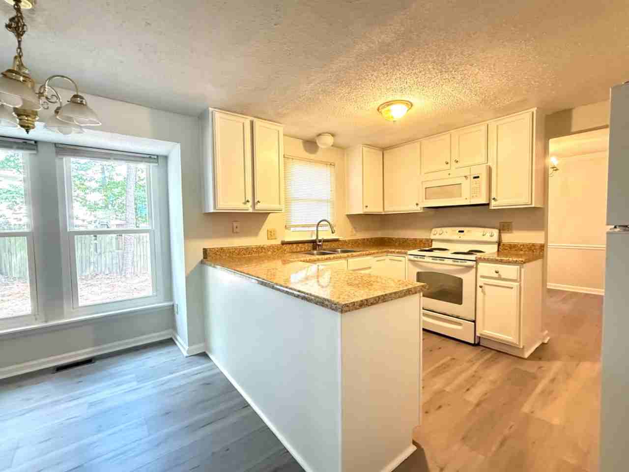 107 Hilary Pl - Photo 3 of 24
