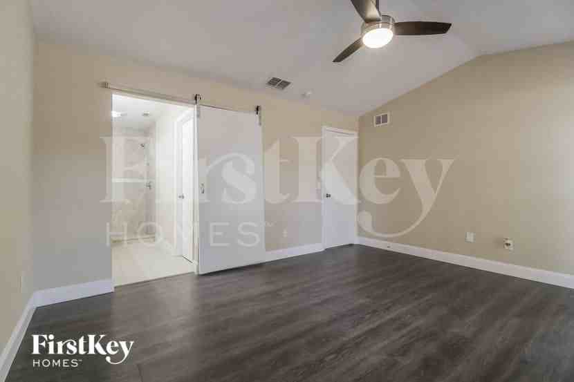 8532 Park Highland Dr - Photo 7 of 11