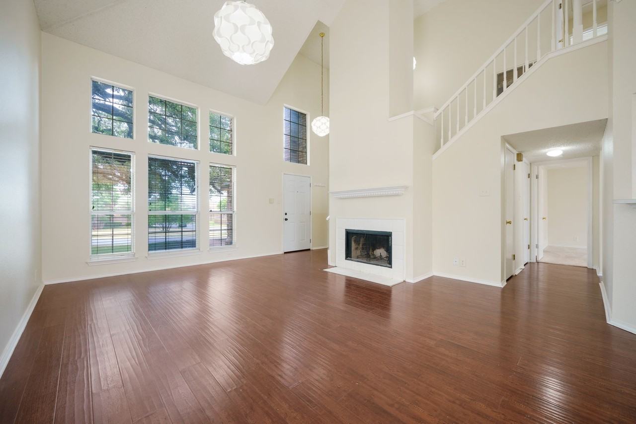 12150 Stoney Gln - Photo 3 of 27
