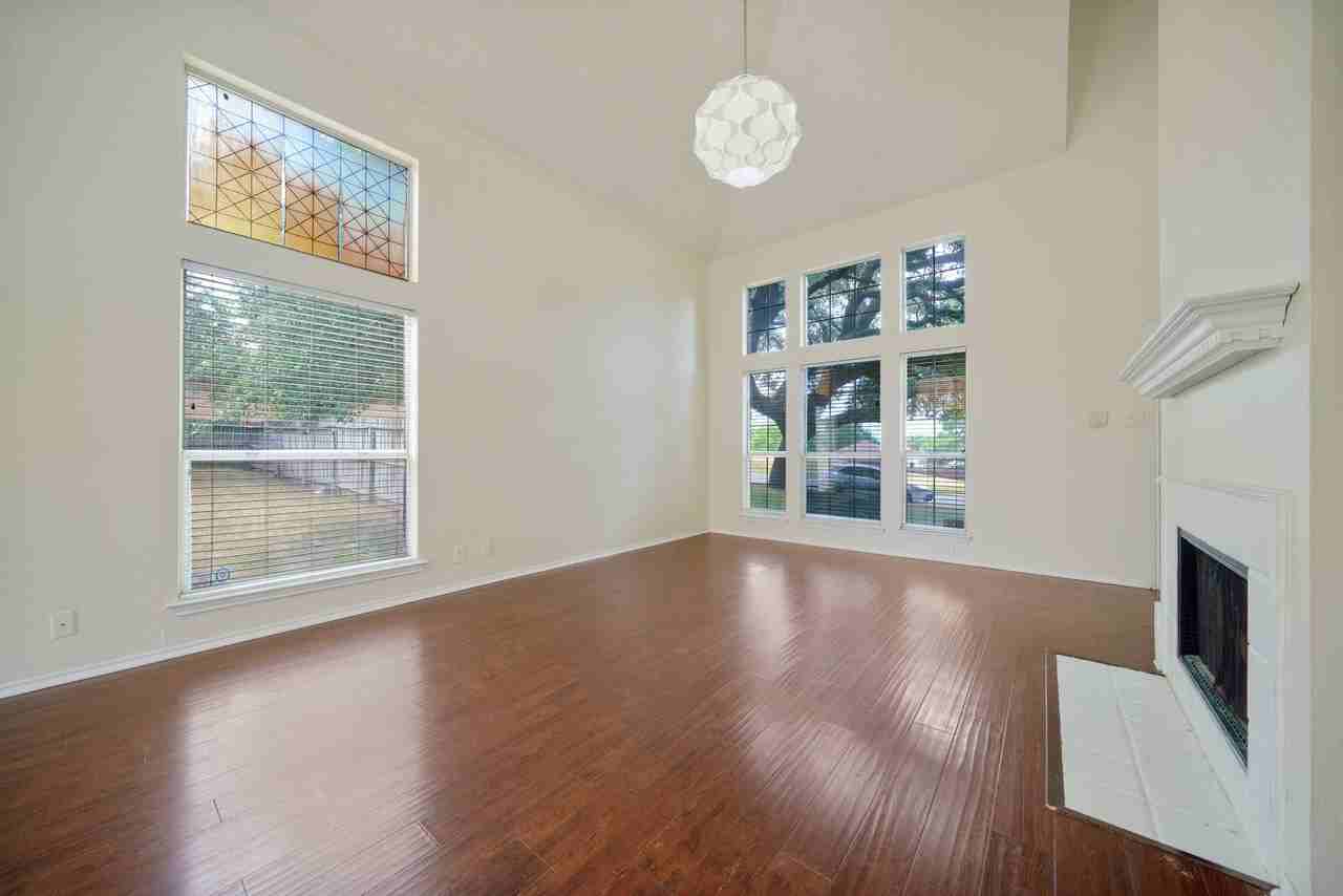12150 Stoney Gln - Photo 4 of 27