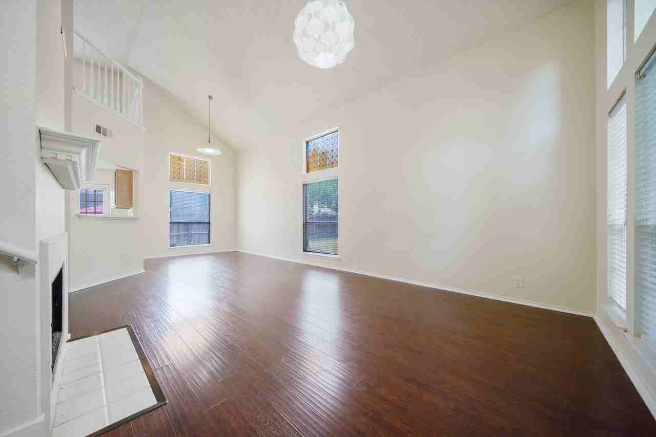 12150 Stoney Gln - Photo 5 of 27