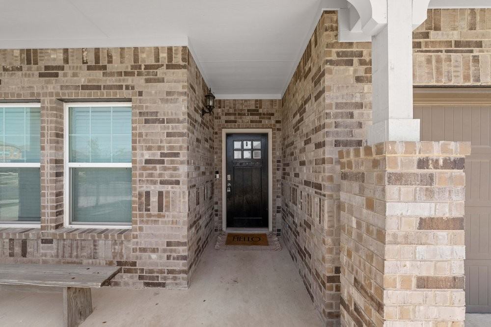 1017 Sixtree Dr - Photo 4 of 45