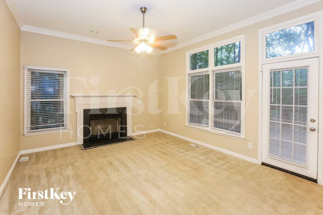 9718 Whitewood Trl - Photo 4 of 19