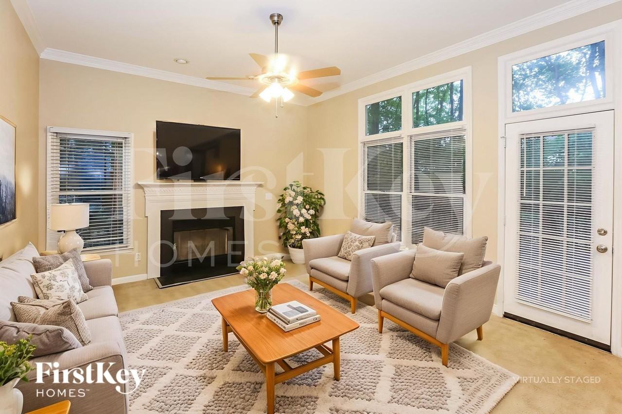 9718 Whitewood Trl - Photo 5 of 19