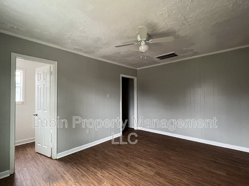 2811 Larose Ave - Photo 6 of 7