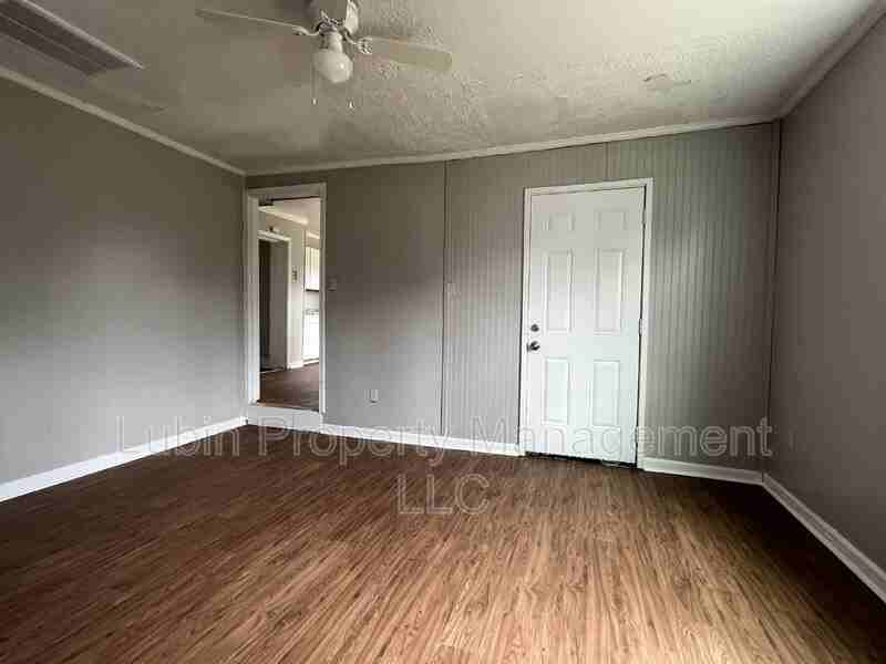 2811 Larose Ave - Photo 7 of 7