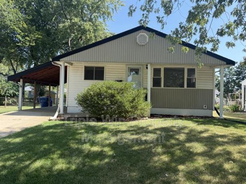 1670 Florissant Park Dr - Photo 2 of 31
