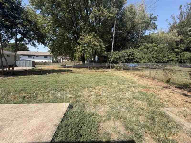 675 Lilac Dr - Photo 6 of 35