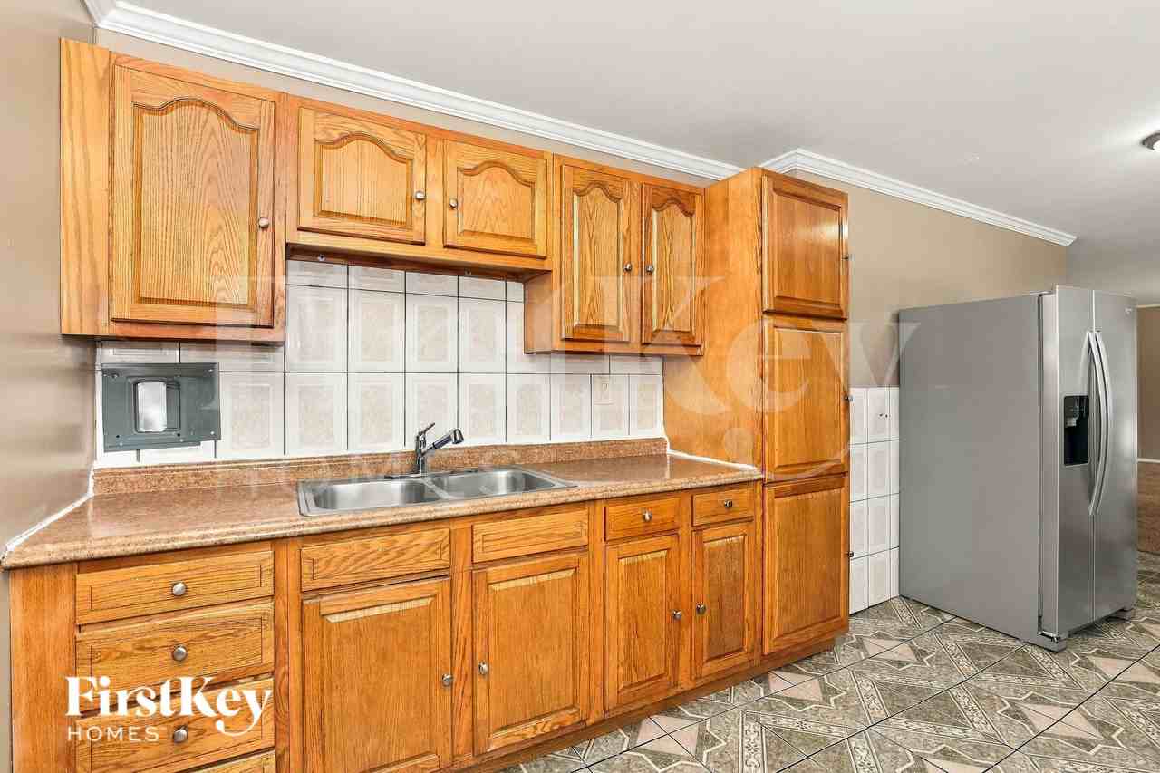 67 Austin Ave - Photo 5 of 16
