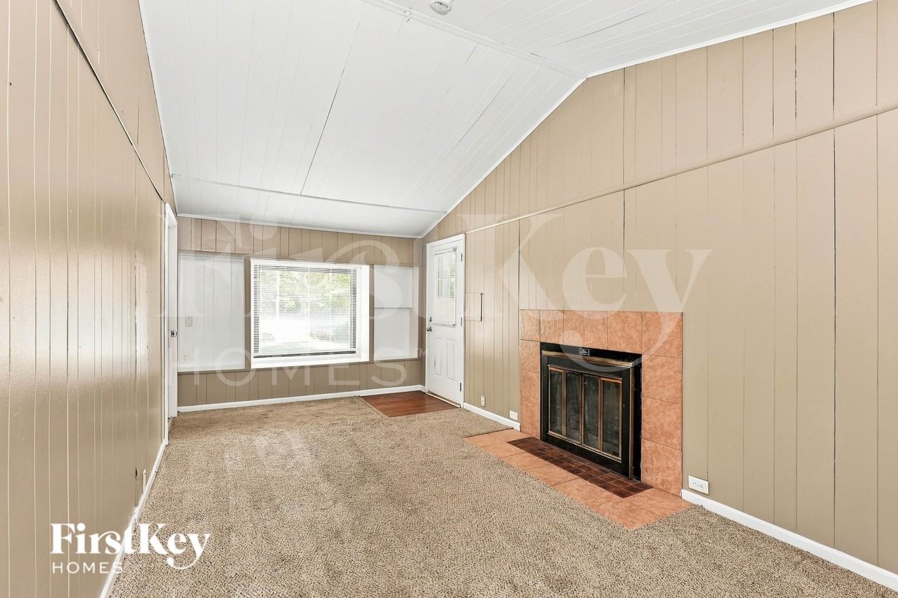 67 Austin Ave - Photo 7 of 16