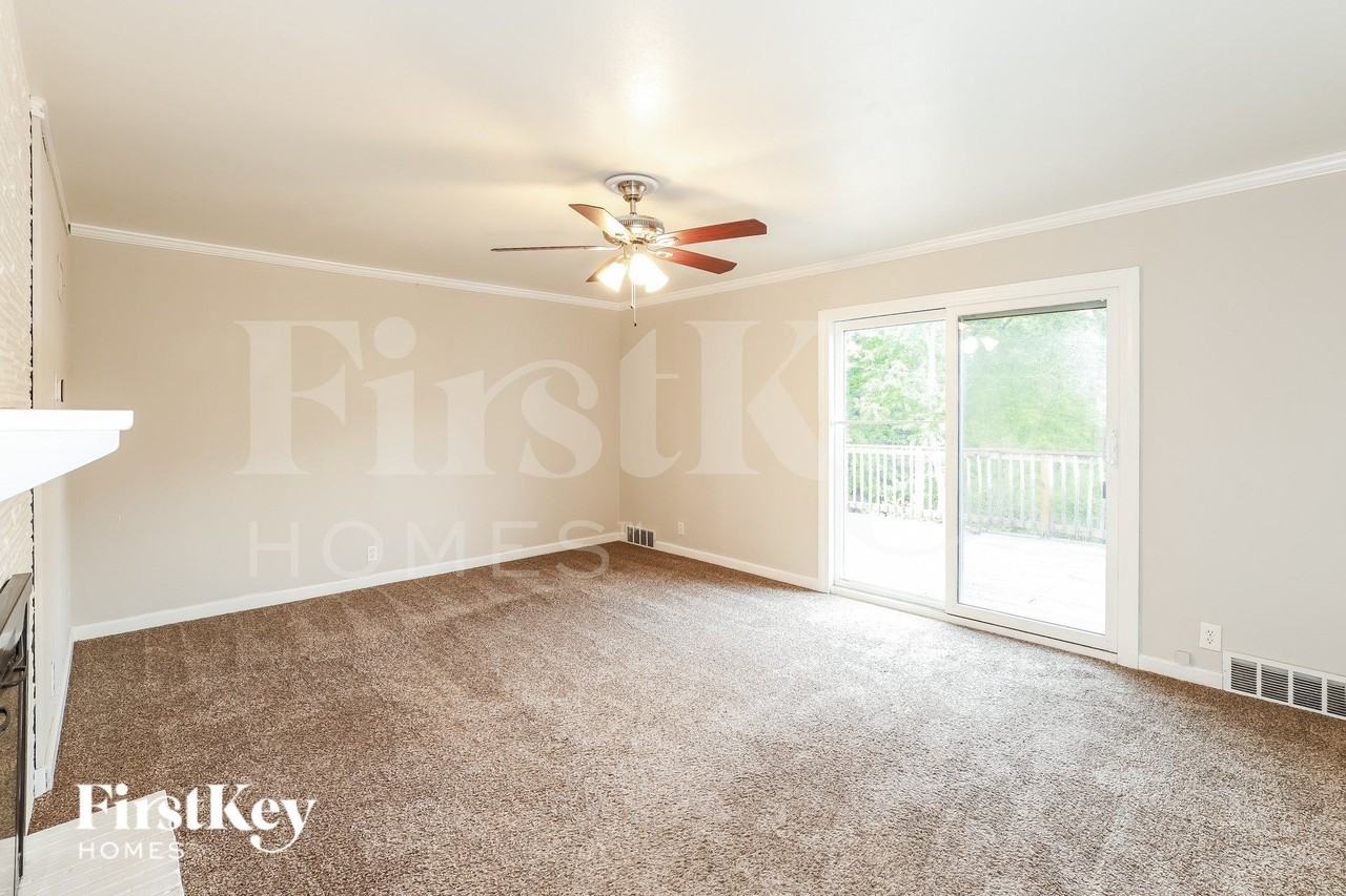 6311 N Lenox Ave - Photo 2 of 16