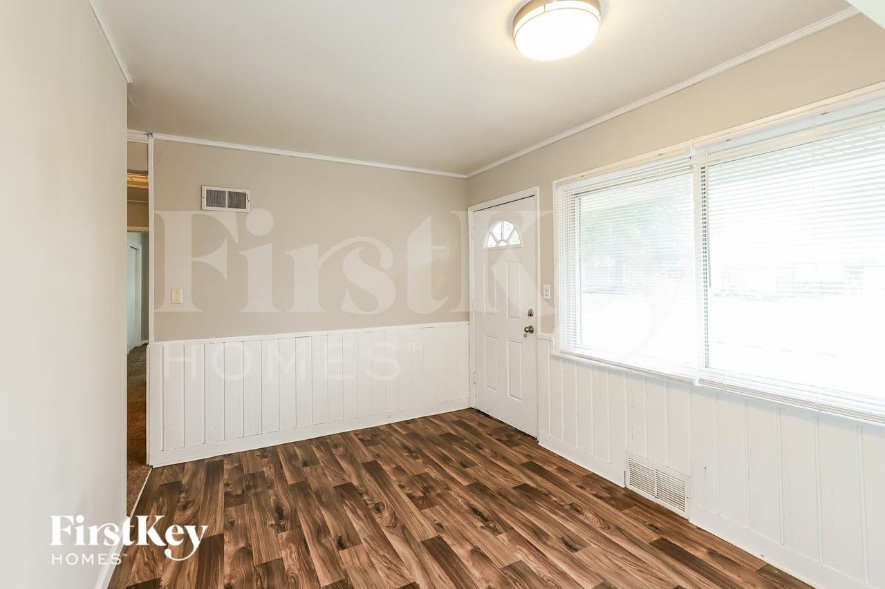 6311 N Lenox Ave - Photo 4 of 16
