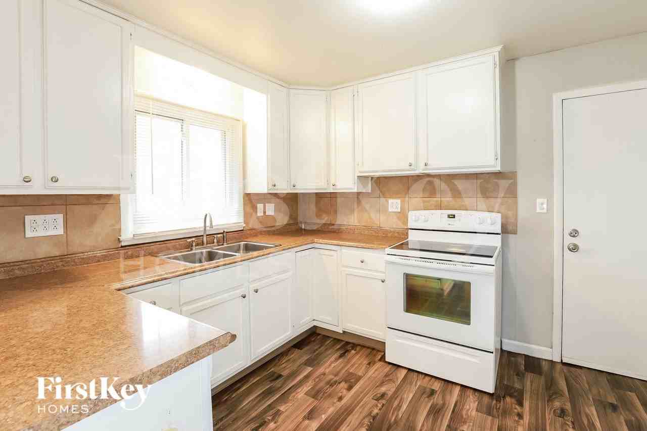 6311 N Lenox Ave - Photo 5 of 16