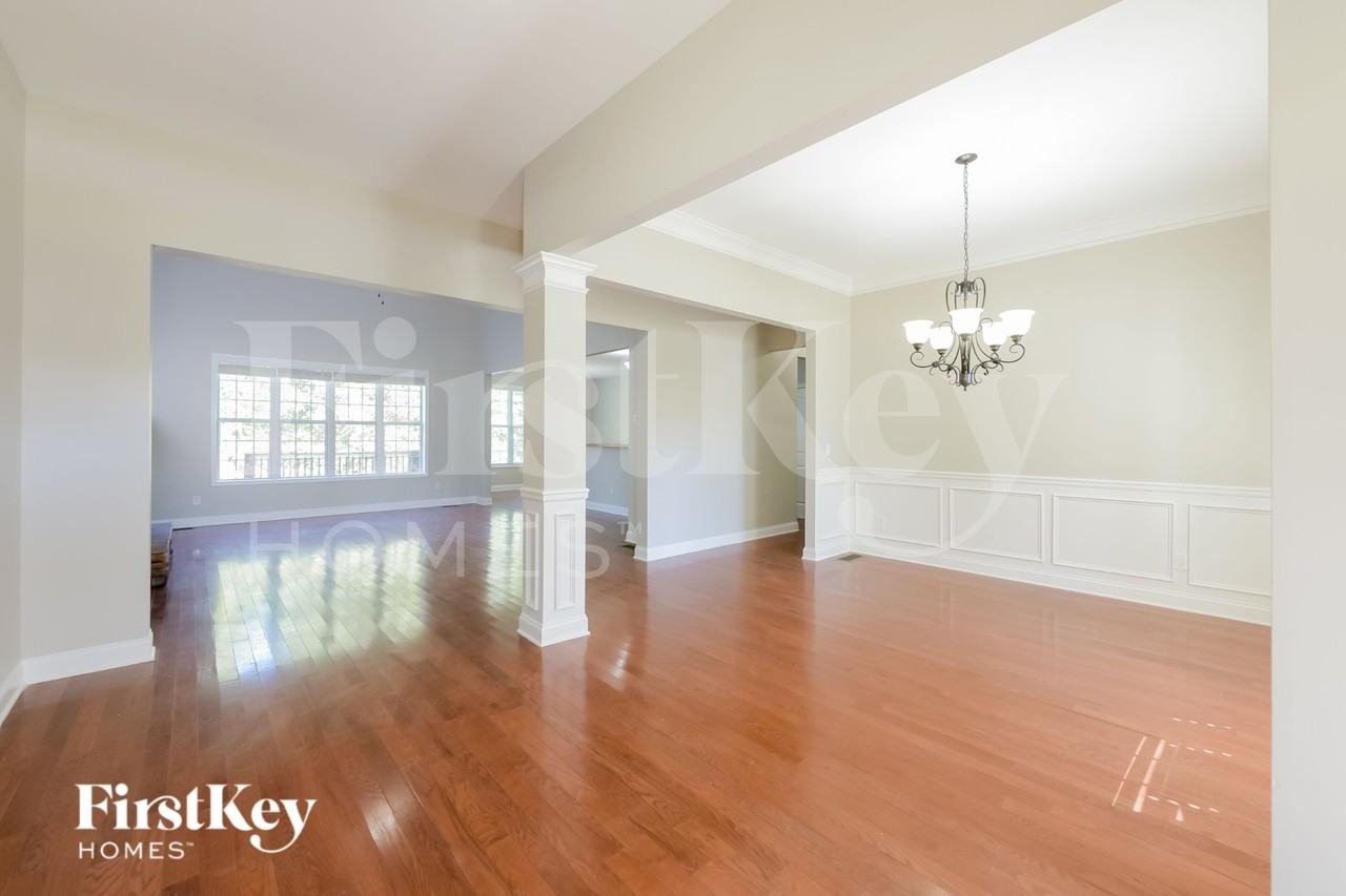 6231 Cove Creek Dr - Photo 4 of 15