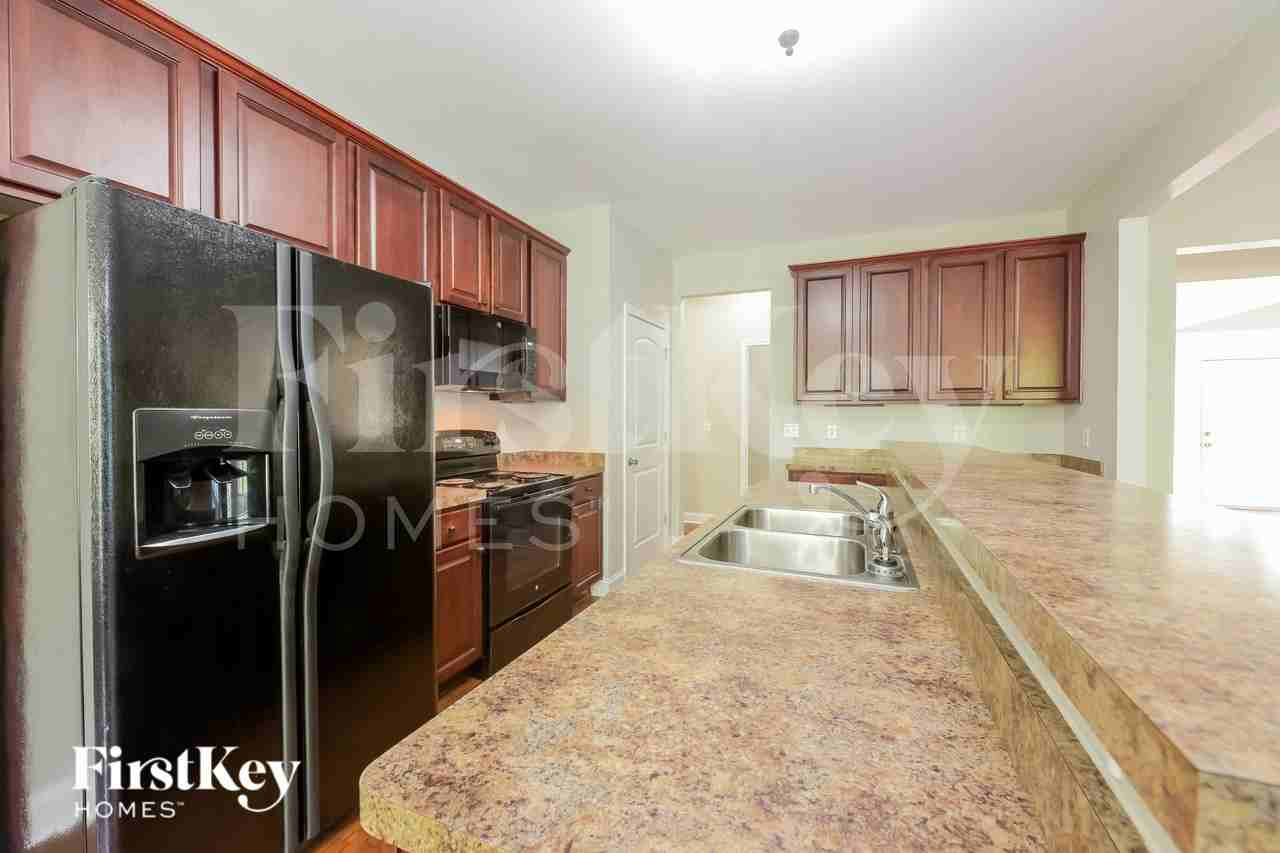 6231 Cove Creek Dr - Photo 6 of 15