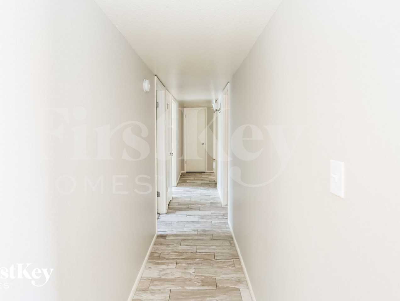 5240 W Desert Cove Ave - Photo 6 of 15