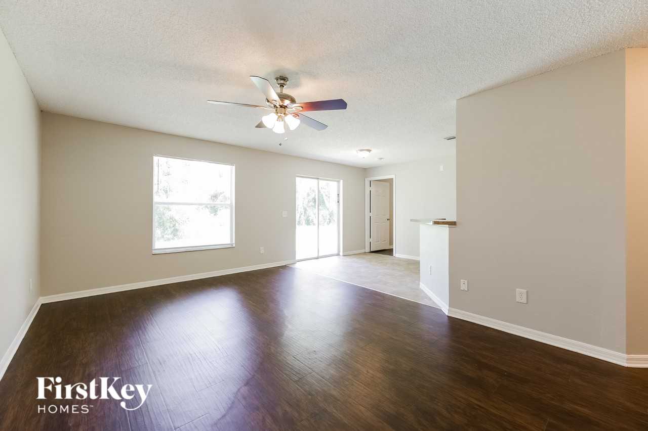 475 Clay St - Photo 3 of 16