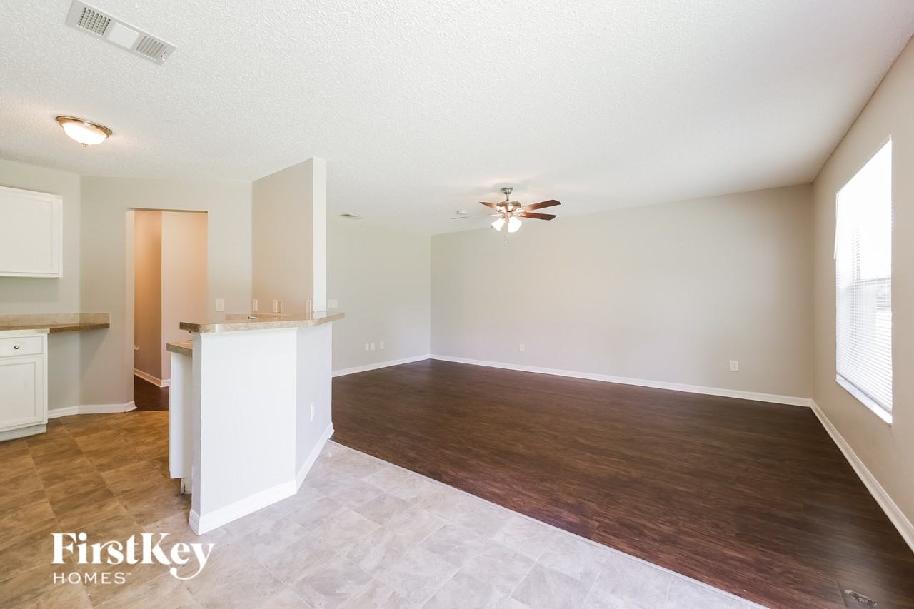 475 Clay St - Photo 5 of 16
