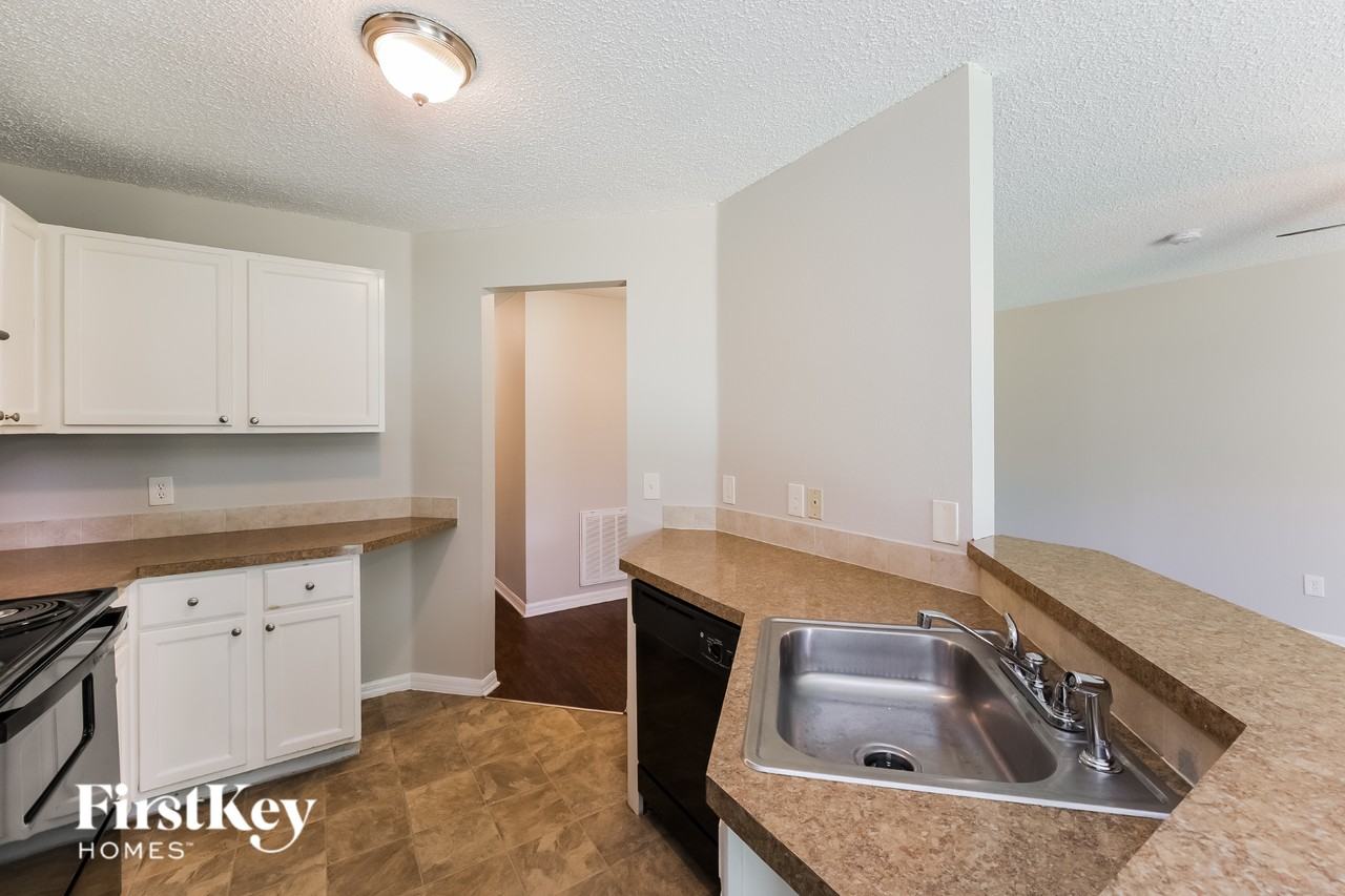 475 Clay St - Photo 6 of 16