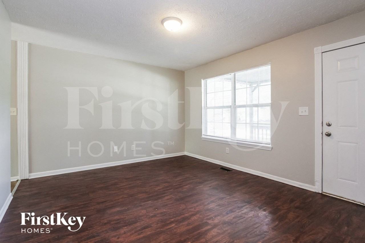 4333 Phoenix Dr - Photo 2 of 15