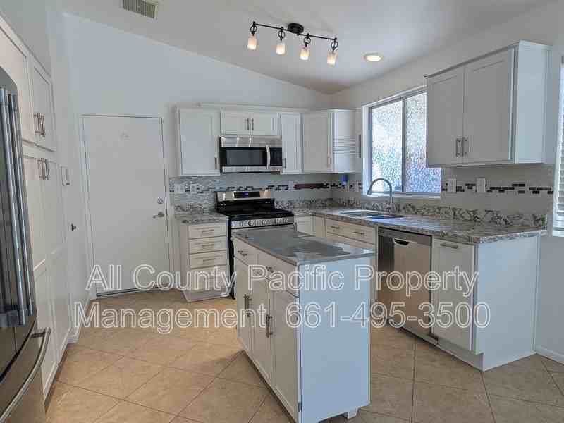 43221 32nd St E - Photo 6 of 27