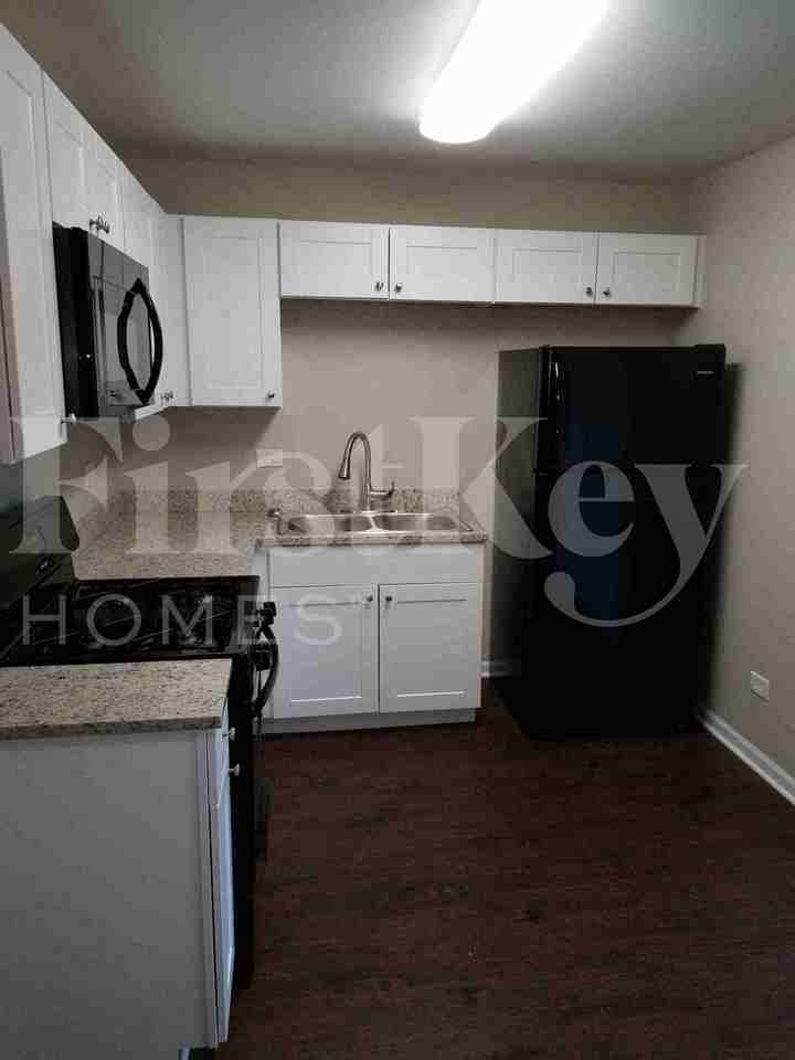 422 E Tulip Dr - Photo 5 of 19
