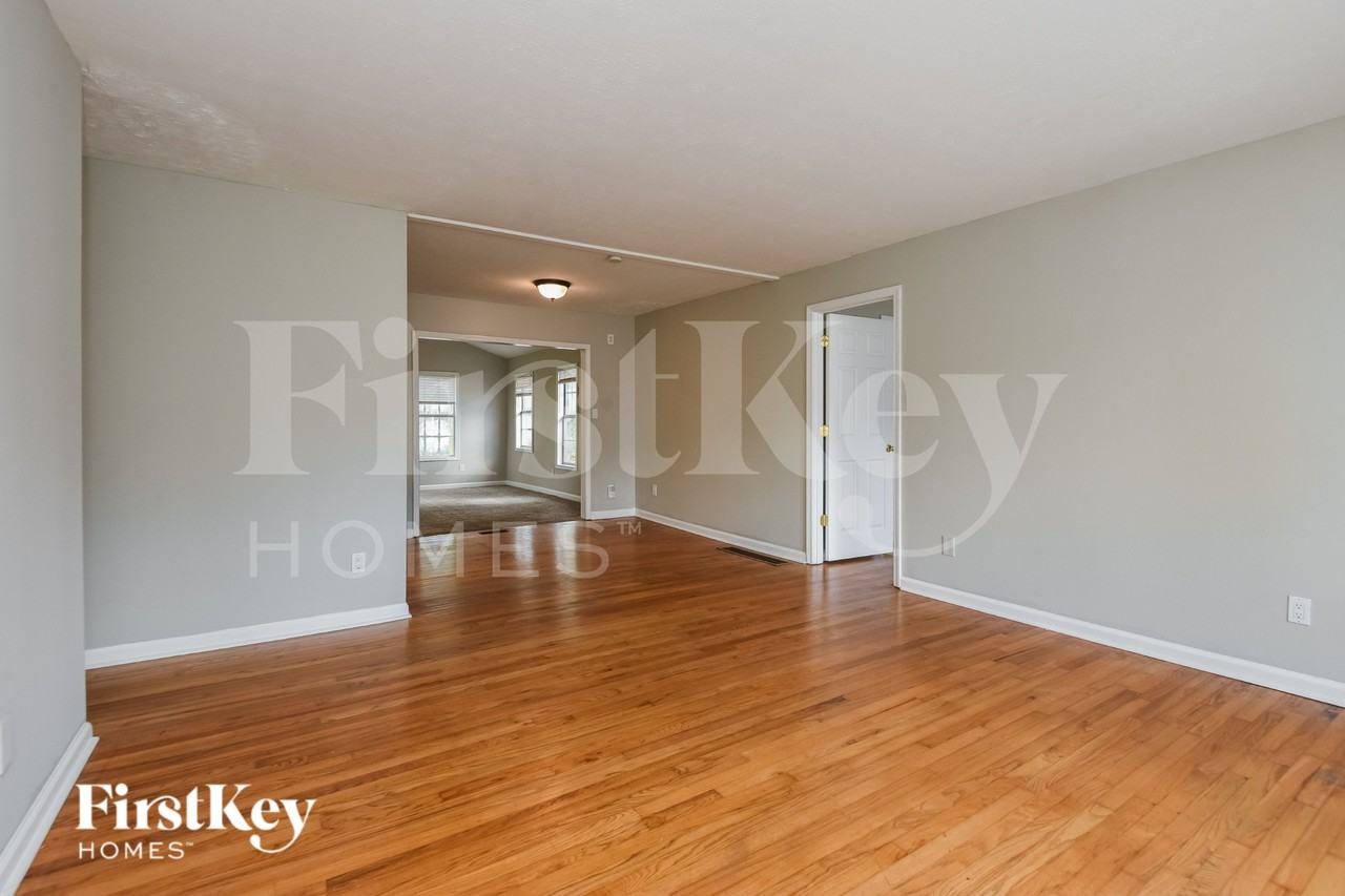 4104 Middle Dr Ne - Photo 2 of 16