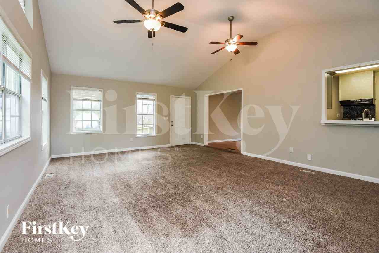 4104 Middle Dr Ne - Photo 7 of 16