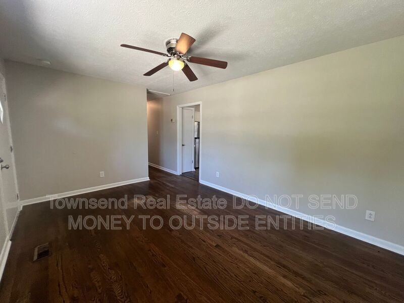 2604 Brentford Dr - Photo 3 of 19