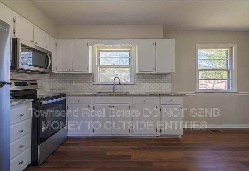 2604 Brentford Dr - Photo 4 of 19