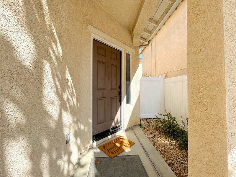 12445 Sonoma Dr - Photo 2 of 43