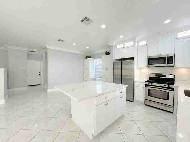 12445 Sonoma Dr - Photo 3 of 43