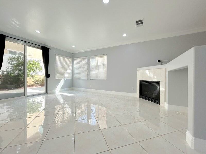 12445 Sonoma Dr - Photo 5 of 43