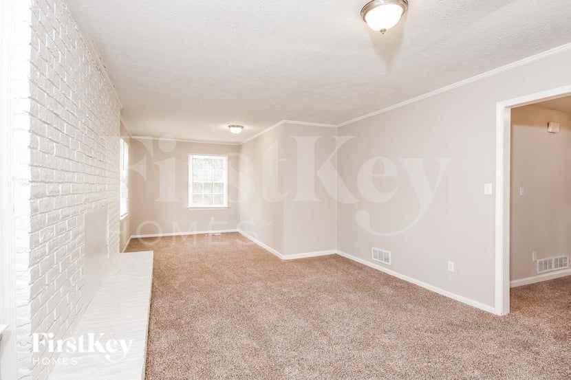 2238 Carmen Ct - Photo 4 of 16