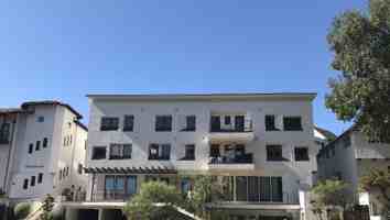 featured image of 611 Gayley Ave #3