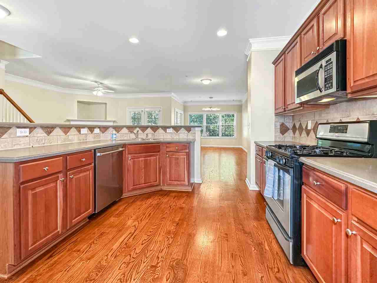 209 Aldridge Pl #9 - Photo 3 of 27