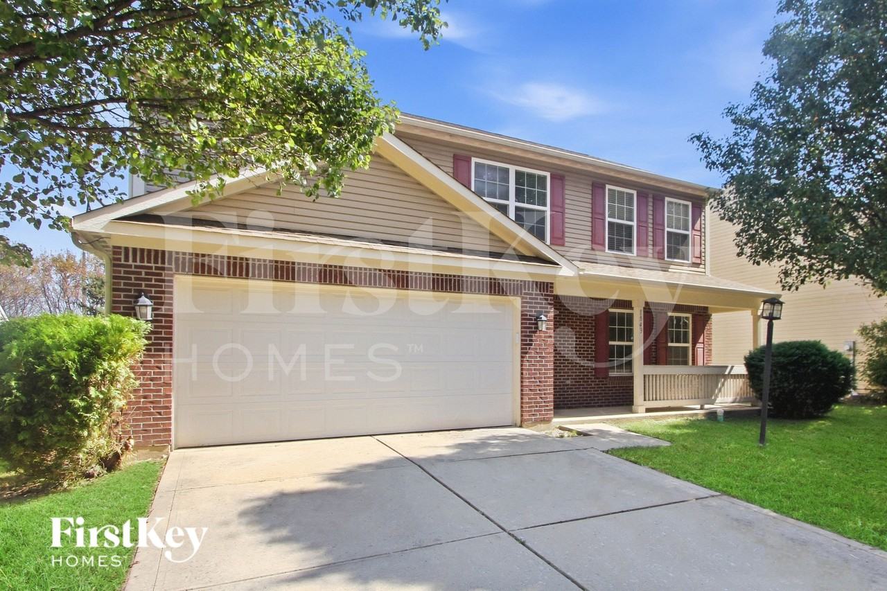 1843 Brook Crossing Way - Photo 2 of 16