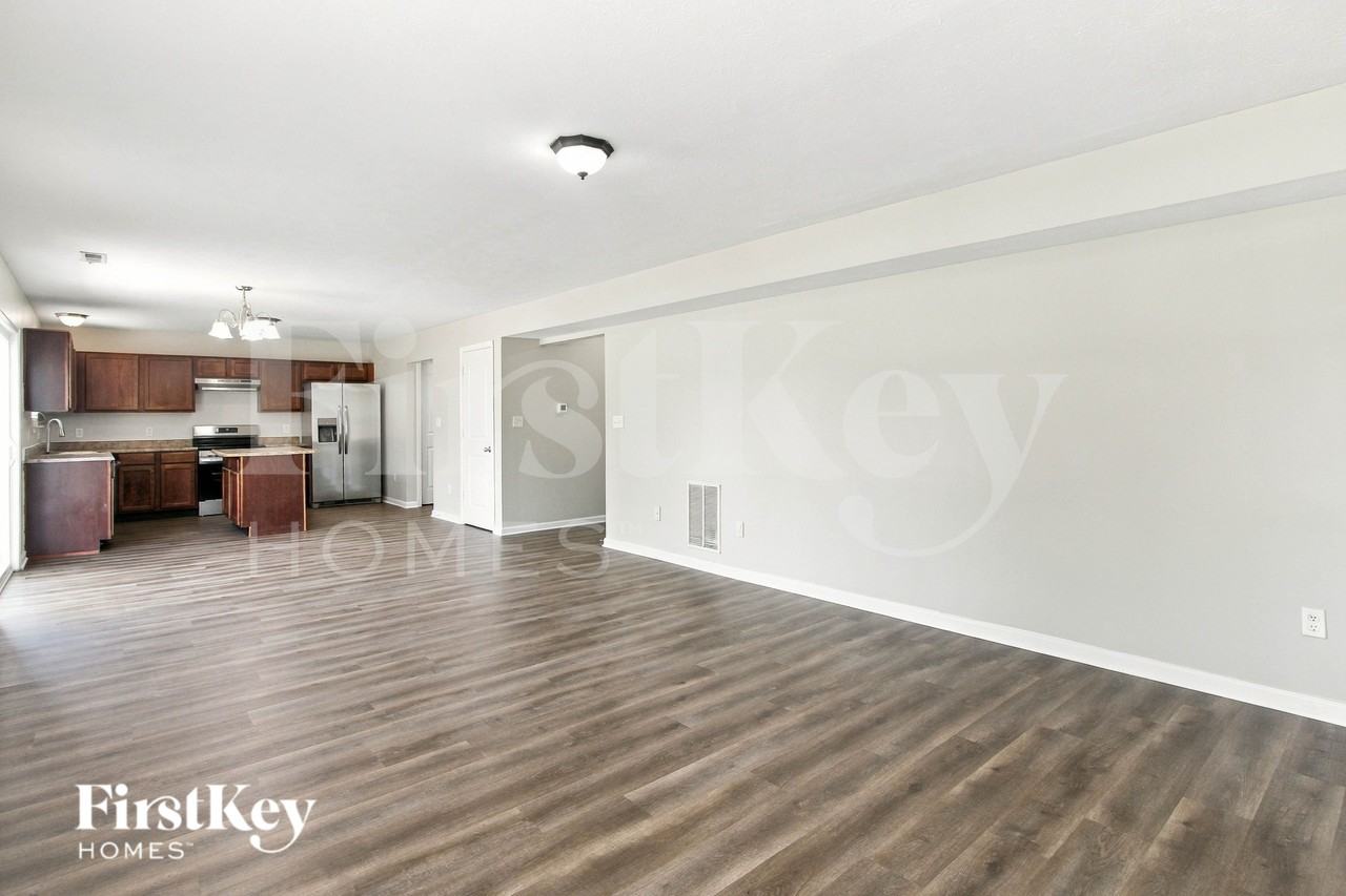 1843 Brook Crossing Way - Photo 4 of 16