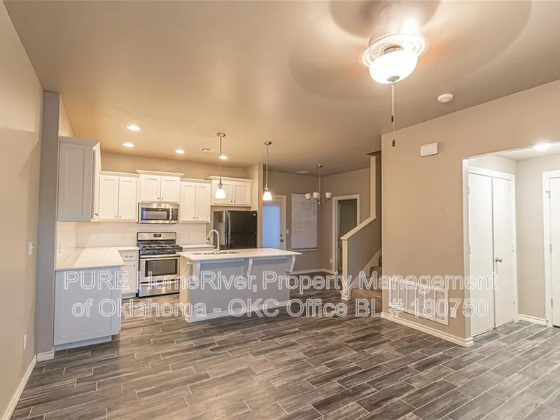 428 Belmont Cir - Photo 2 of 13