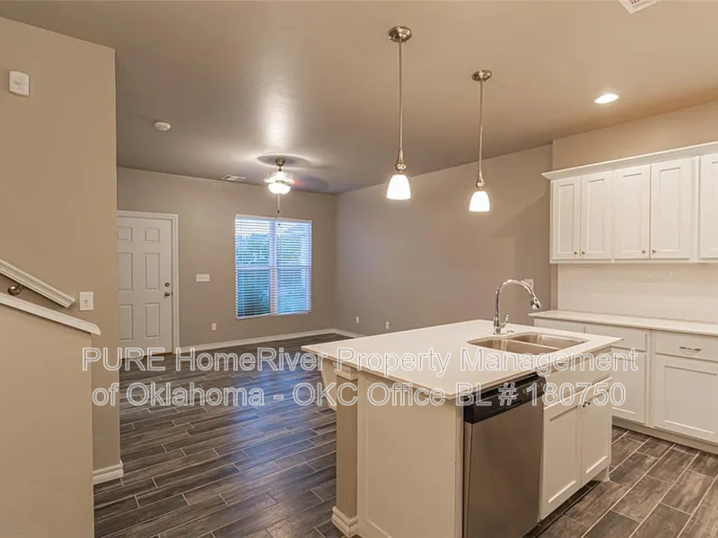 428 Belmont Cir - Photo 3 of 13