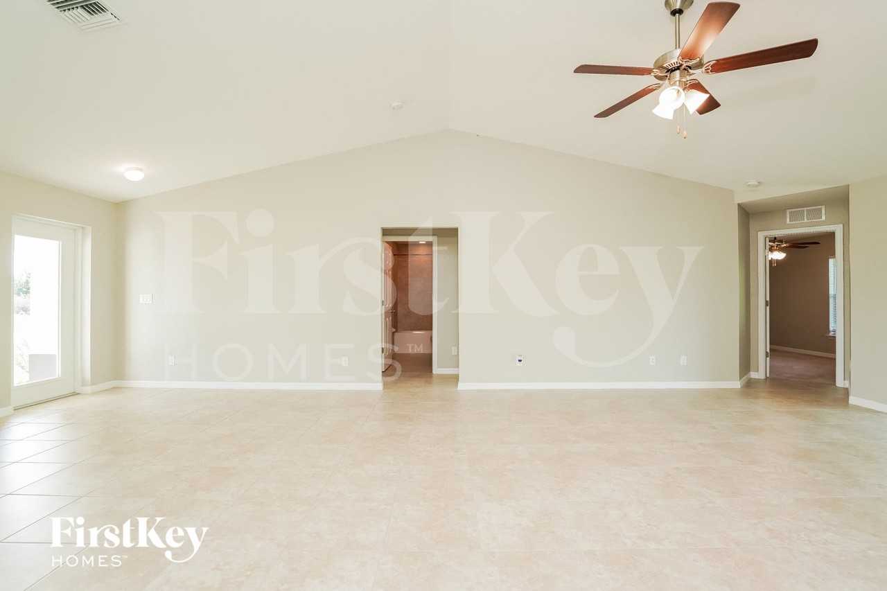 1517 Sw 22nd Pl - Photo 4 of 15