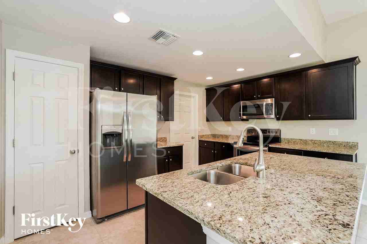 1517 Sw 22nd Pl - Photo 5 of 15