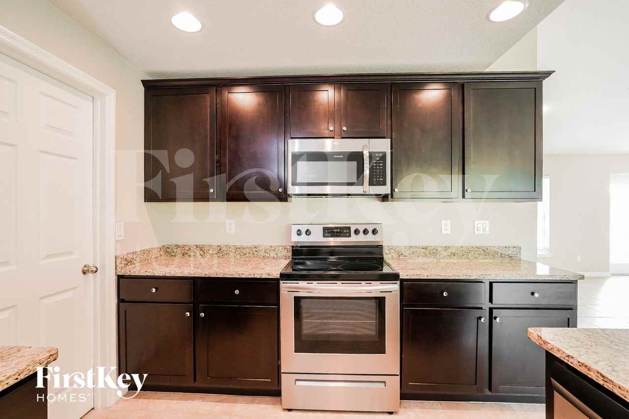 1517 Sw 22nd Pl - Photo 6 of 15