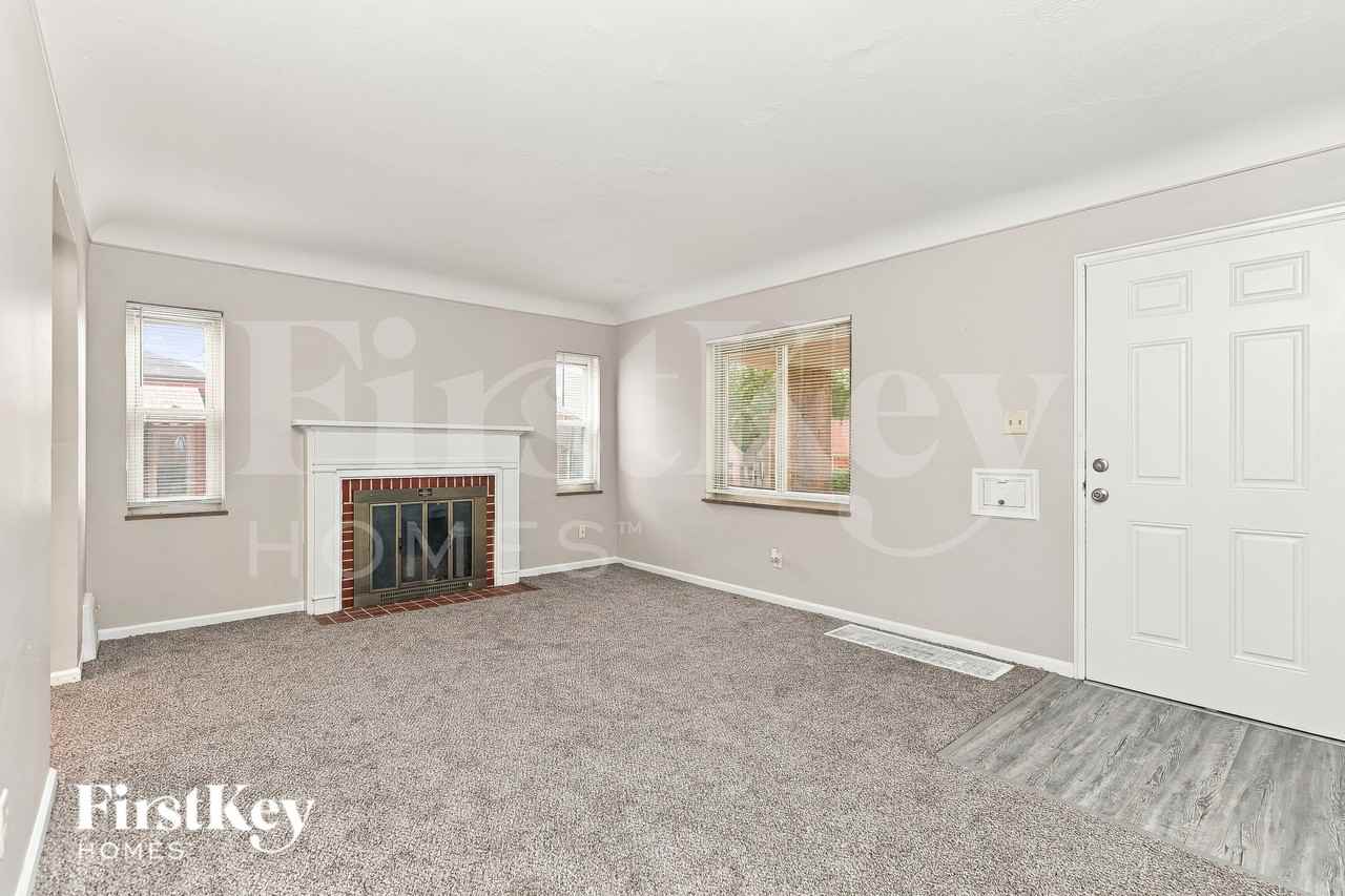 1494 Clovernoll Dr - Photo 3 of 16