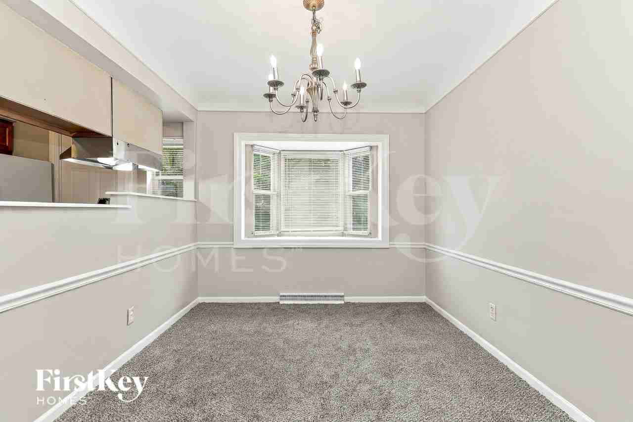 1494 Clovernoll Dr - Photo 5 of 16
