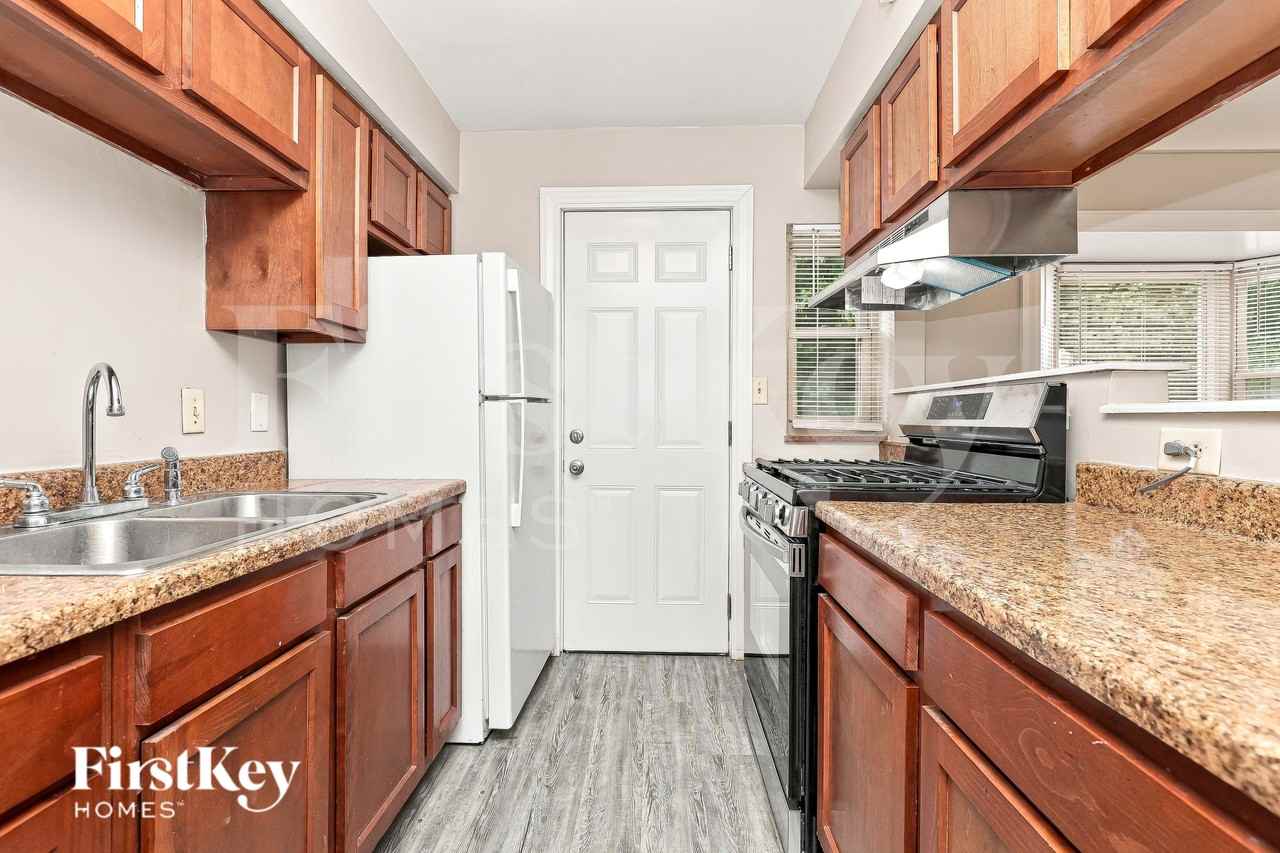 1494 Clovernoll Dr - Photo 6 of 16