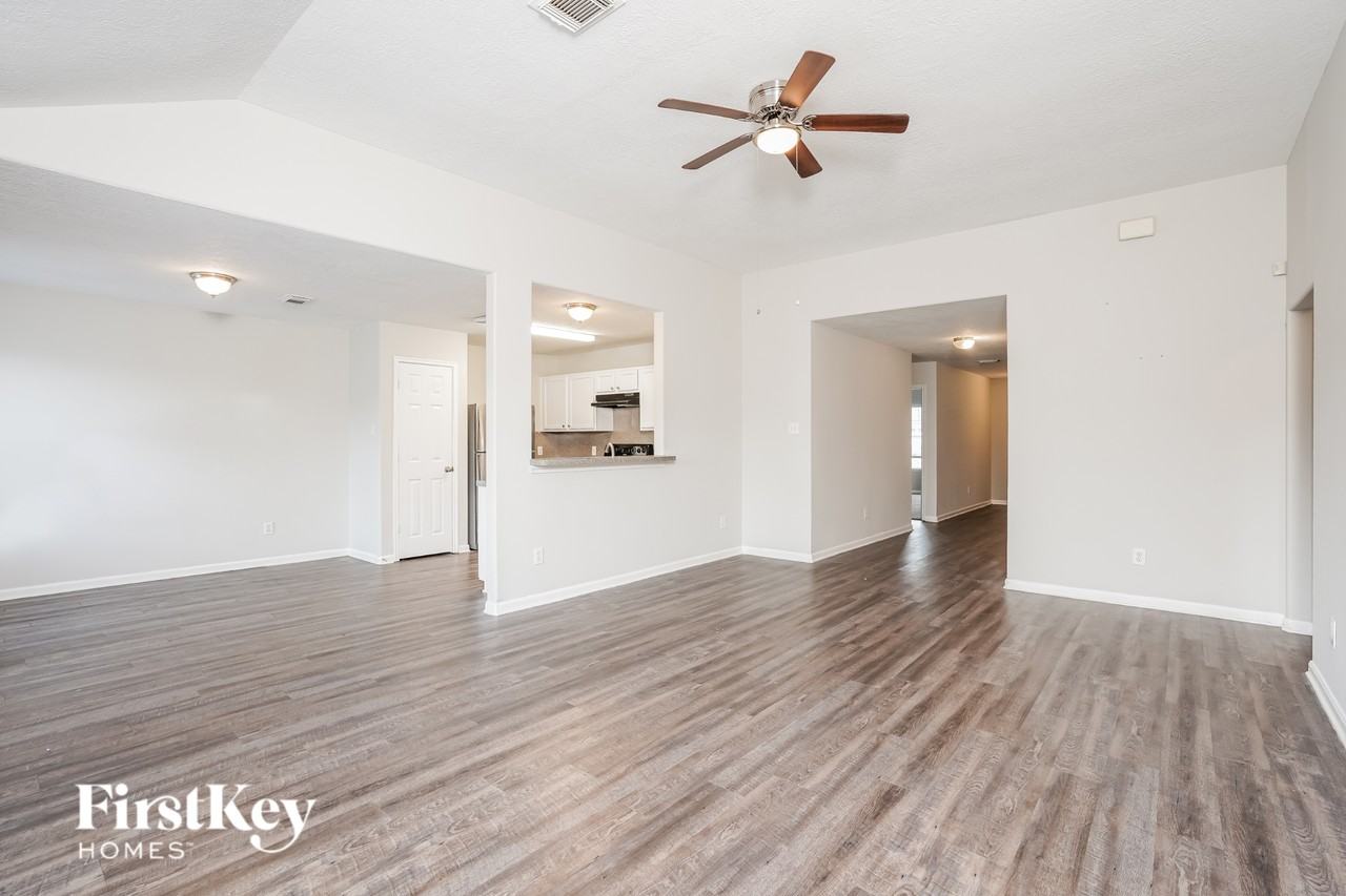 13988 Buckskin Dr - Photo 4 of 15