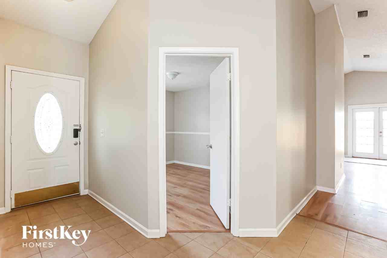 1383 Cove Landing Dr - Photo 2 of 16